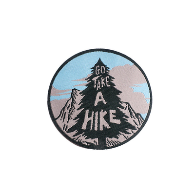 Meerdere logo's Aanvaardbaar opstrijkbare geborduurde patches Badges Twill-stof Aangepast formaat